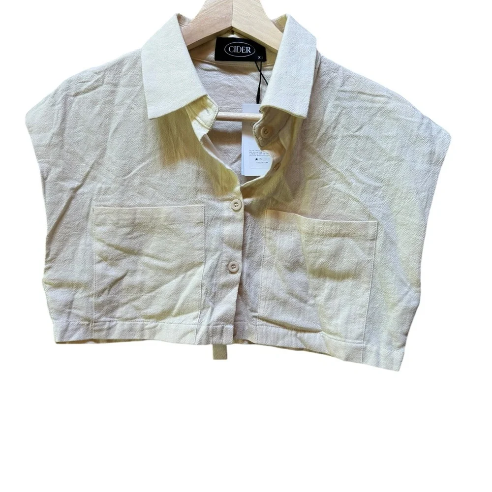 NWT Cider Button Down Crop Top‎